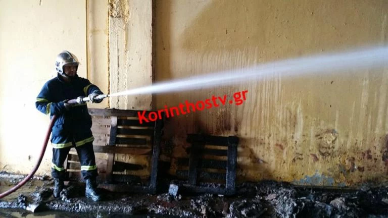 Κόρινθος: Μεγάλες ζημιές από τη φωτιά στη χαρτοβιομηχανία (Βίντεο)